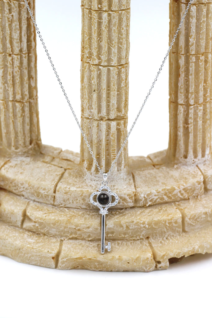 Fashion crystal key necklace