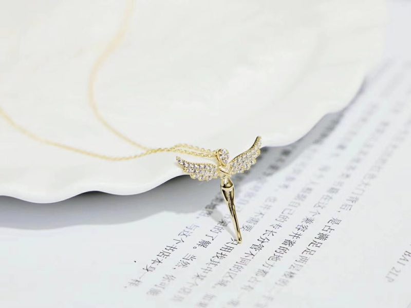 mini angel clavicle necklace