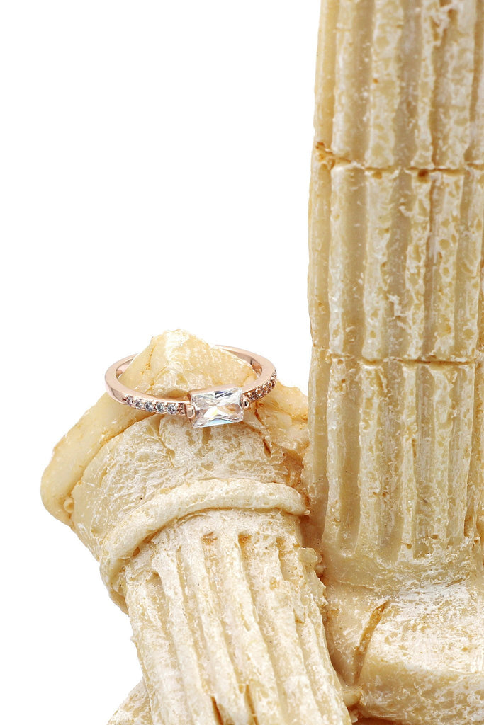 simple sidelong crystal ring