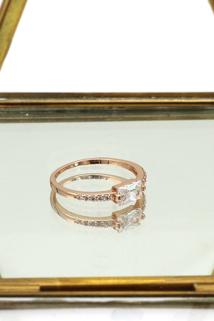 simple sidelong crystal ring