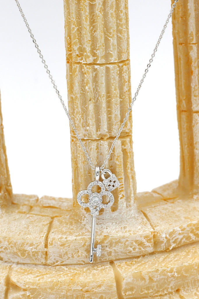 simple temperament clavicle necklace