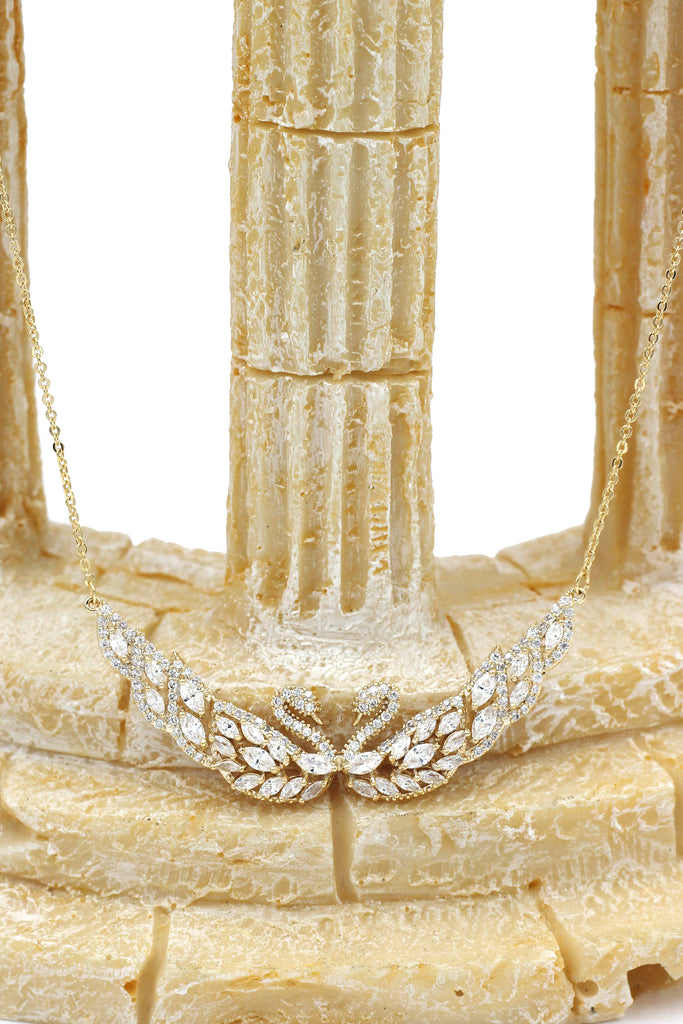 beautiful twin swan necklace