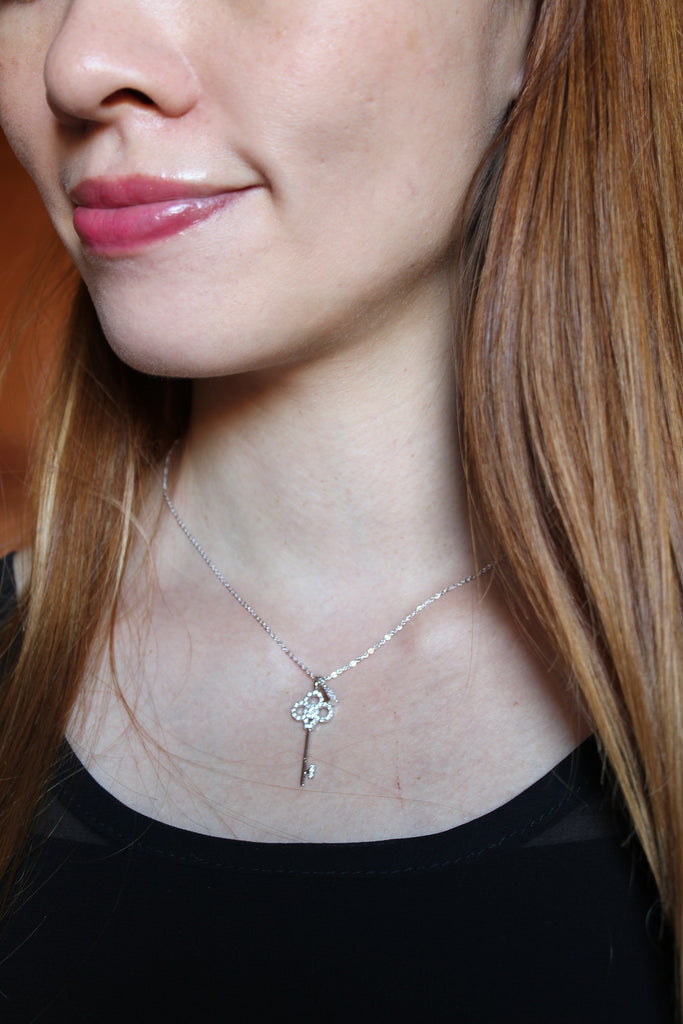 simple temperament clavicle necklace