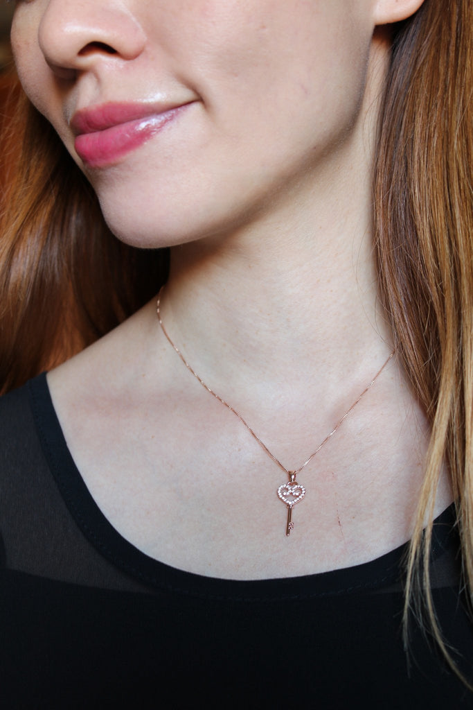 Lovely small crystal heart-shaped key necklace set