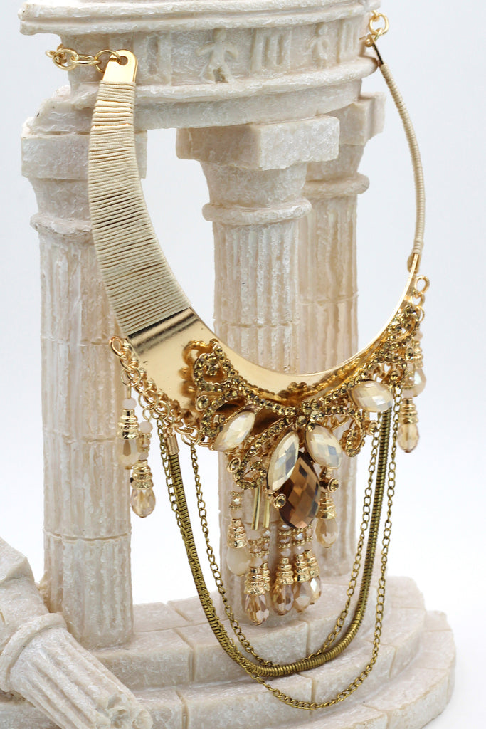 Elegant traditional exaggeration necklace