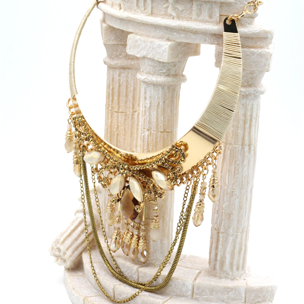 Elegant traditional exaggeration necklace