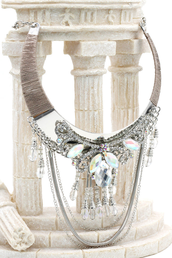 Elegant traditional exaggeration necklace