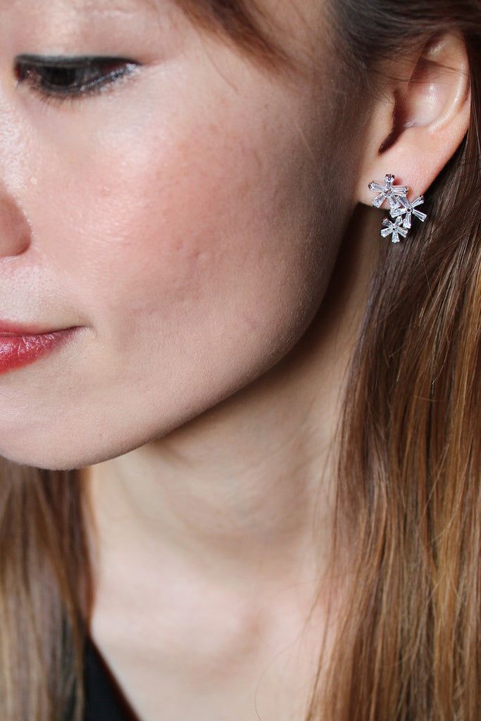 Simple flowers crystal earrings