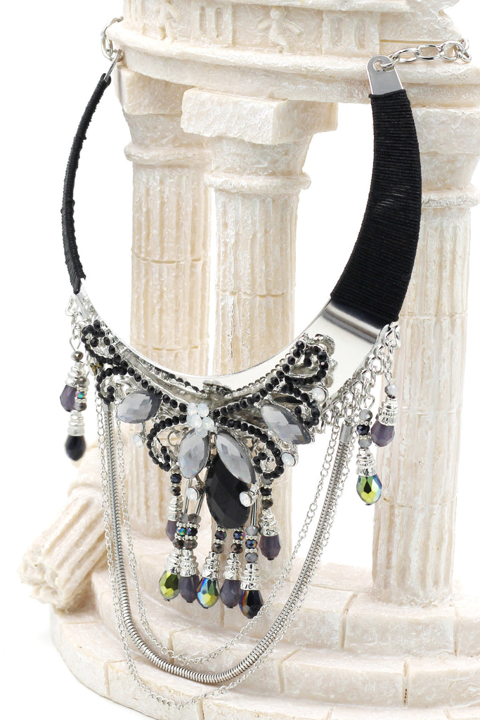 Elegant traditional exaggeration necklace