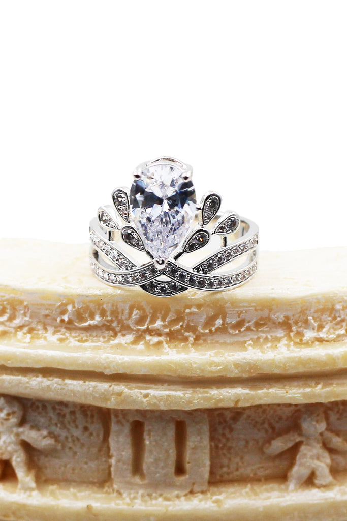 Pigeon Crown Crystal Ring