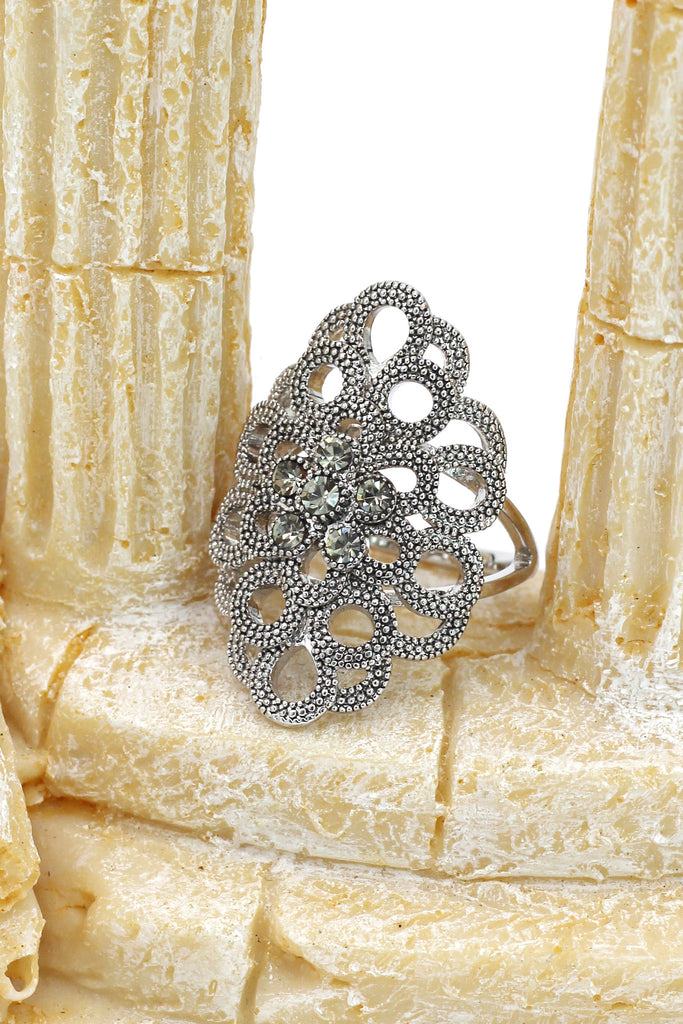 noble gray-green crystal silver ring