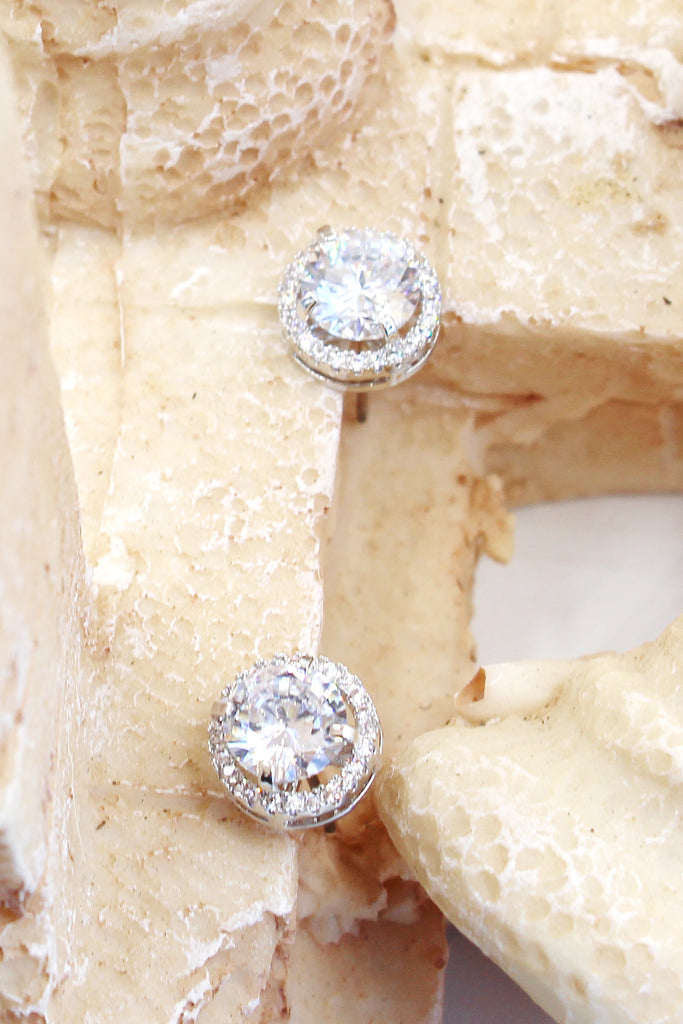 shining single crystal earrings