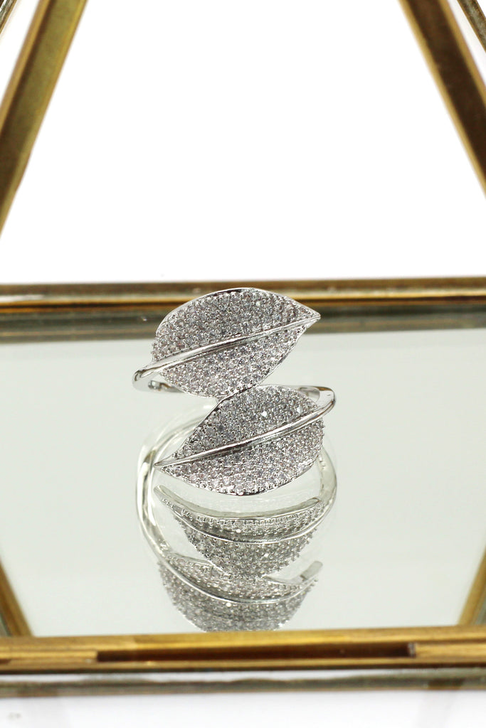 fashion micro-set crystal bilobals silver ring