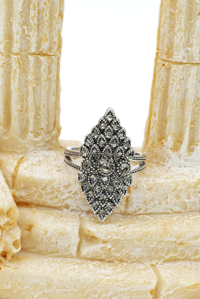 noble dense green crystal silver ring