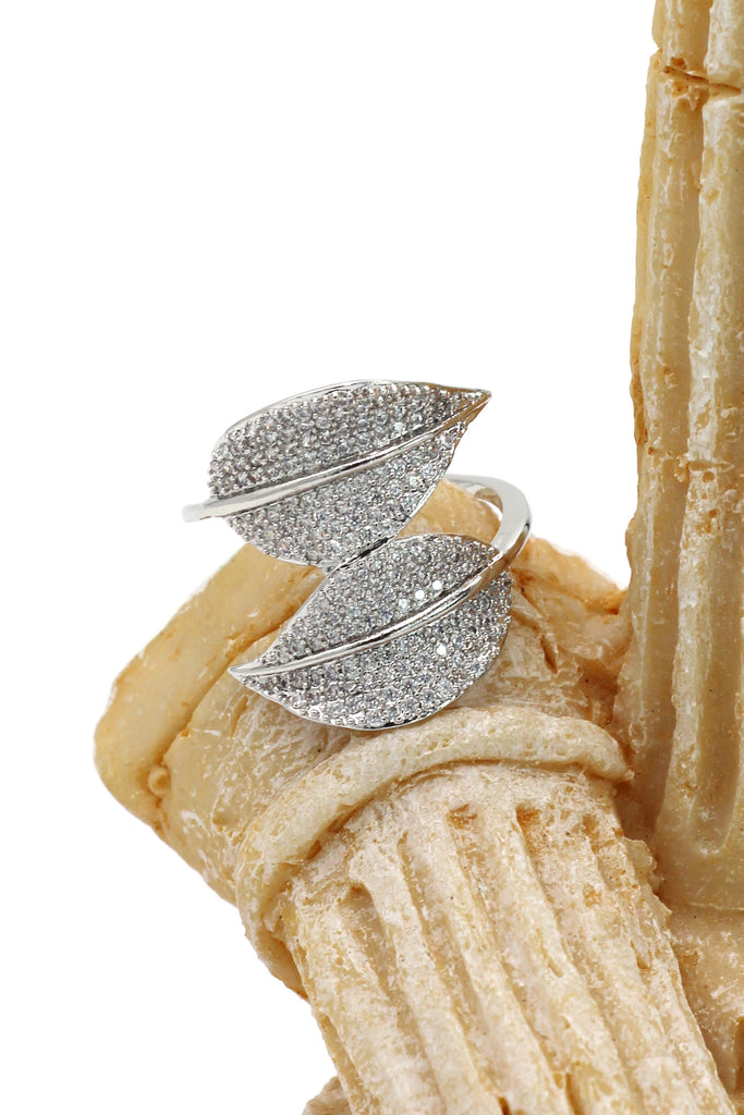 fashion micro-set crystal bilobals silver ring