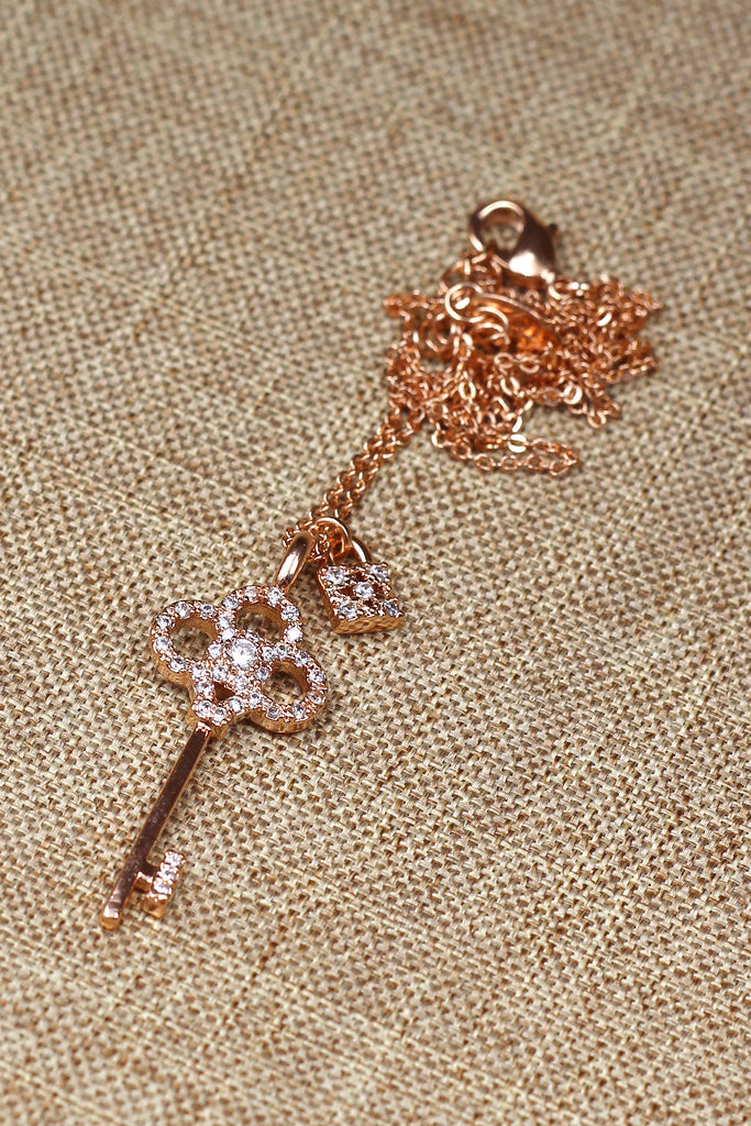 simple temperament clavicle necklace