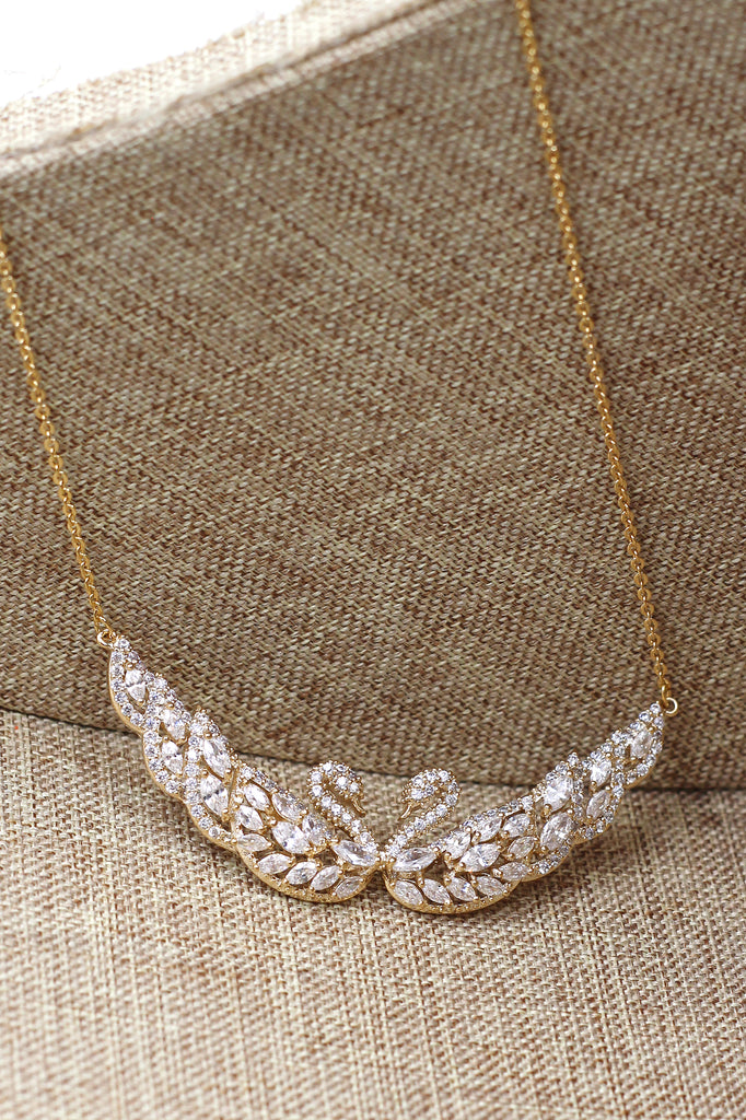 beautiful twin swan necklace