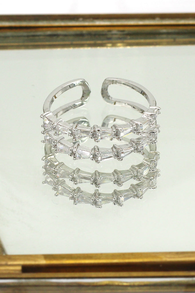 elegant double crystal silver ring