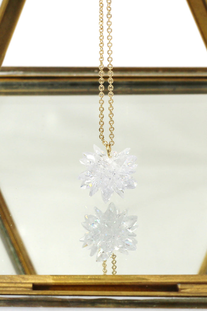 fashion snowflake necklace pendant earrings set
