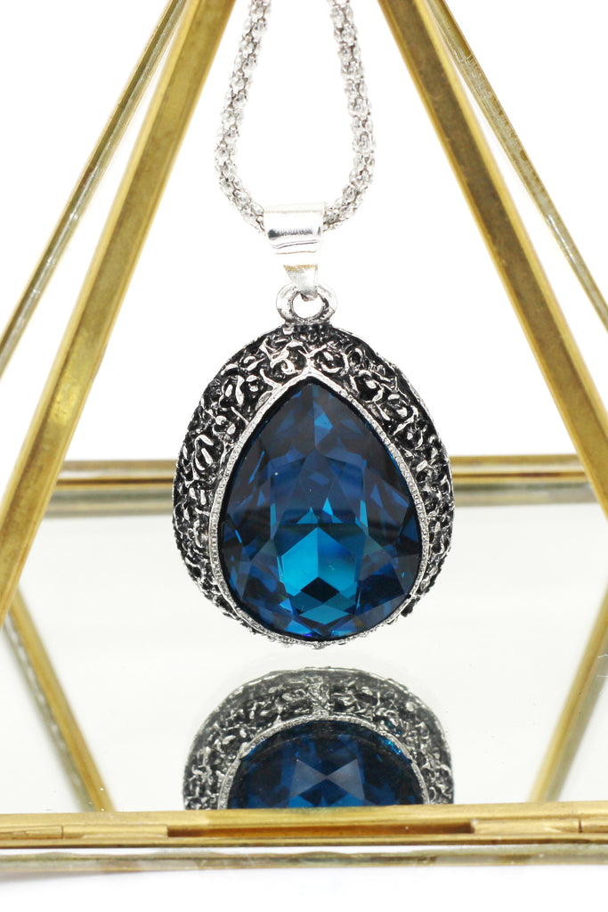 blue crystal pendant necklace