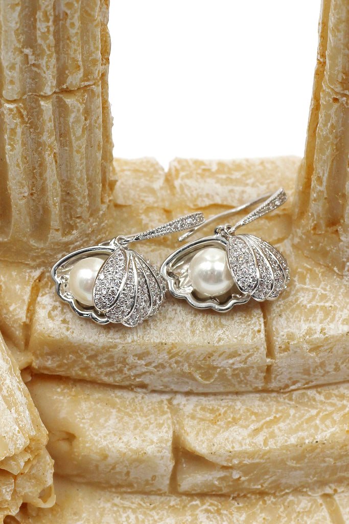 small exquisite shell pearl pendant earrings