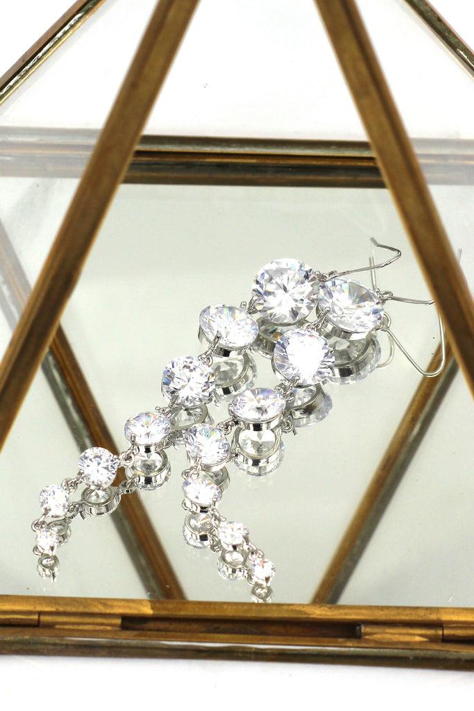 elegant personality shiny earrings