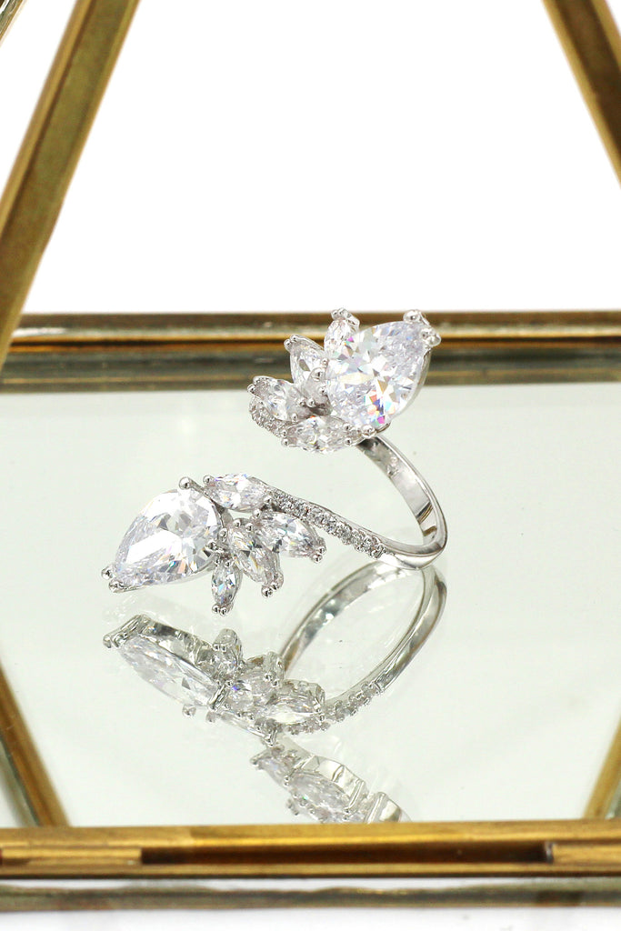 fashion vertically symmetrical crystal silver ring