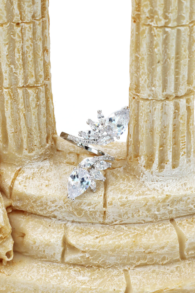 fashion vertically symmetrical crystal silver ring