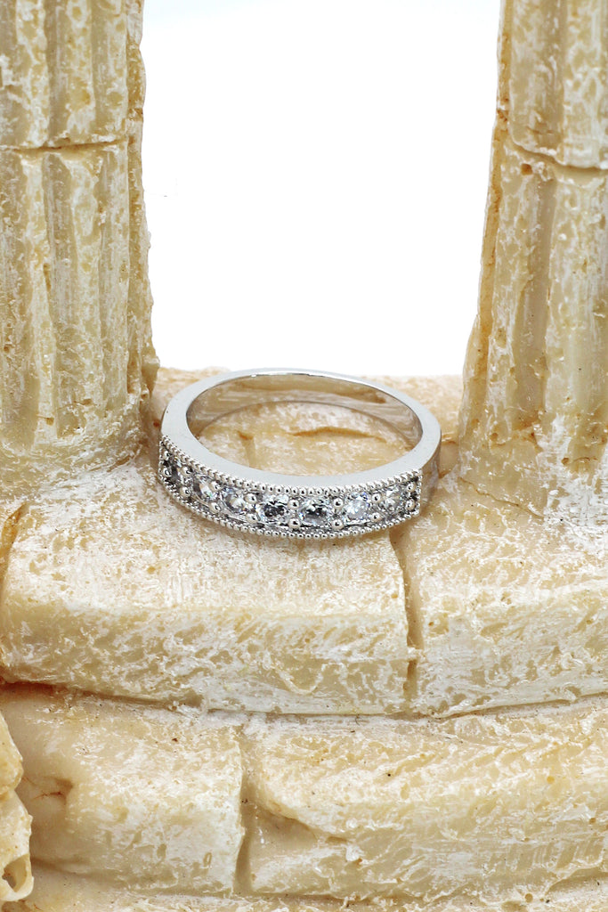 inlaid claws crystal silver ring