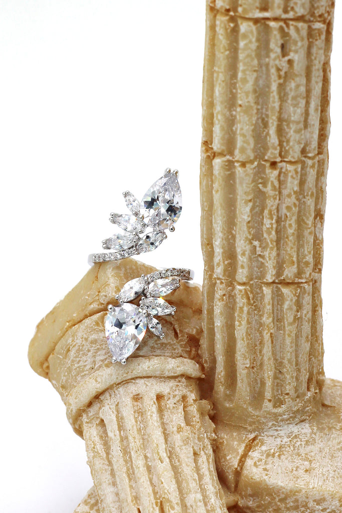 fashion vertically symmetrical crystal silver ring