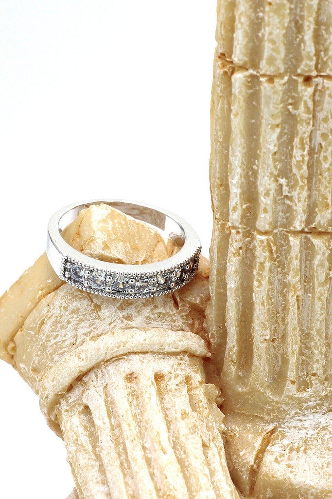 inlaid claws crystal silver ring