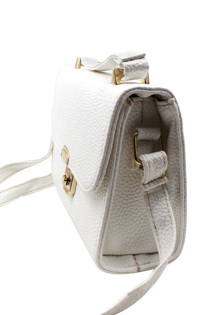 Pebble leather white small purse