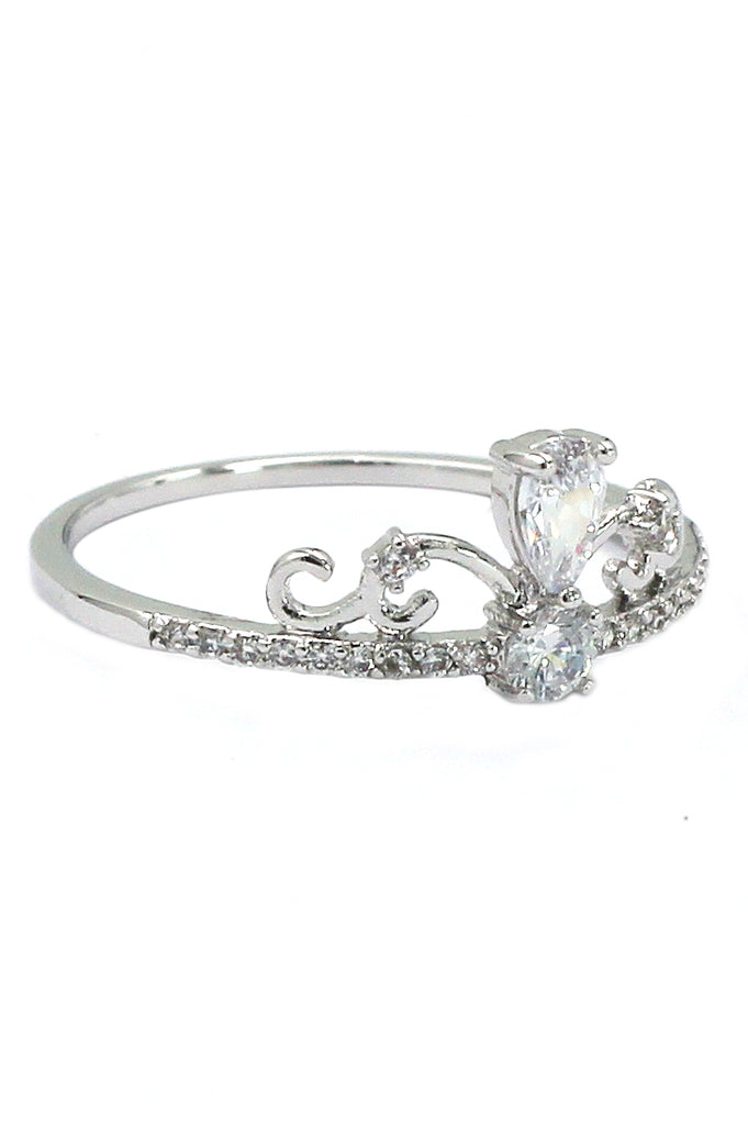 elegant silver crystal ring