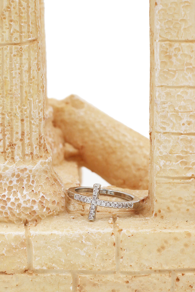 Elegant crystal cross silver ring