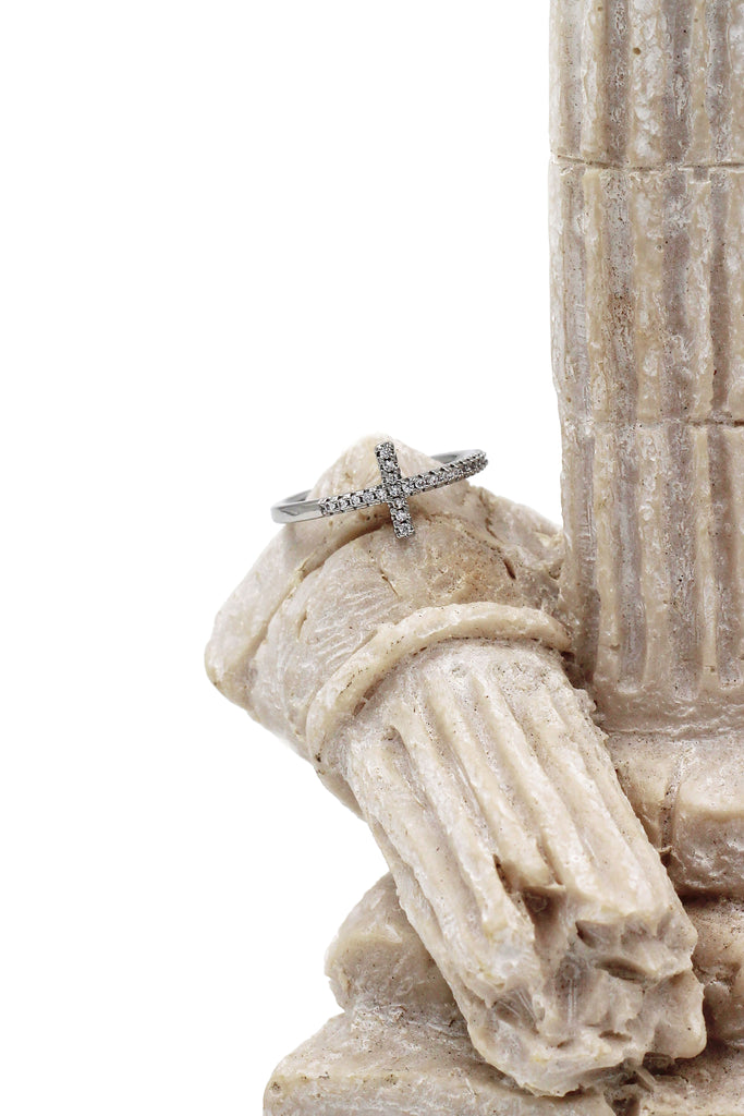 Elegant crystal cross silver ring