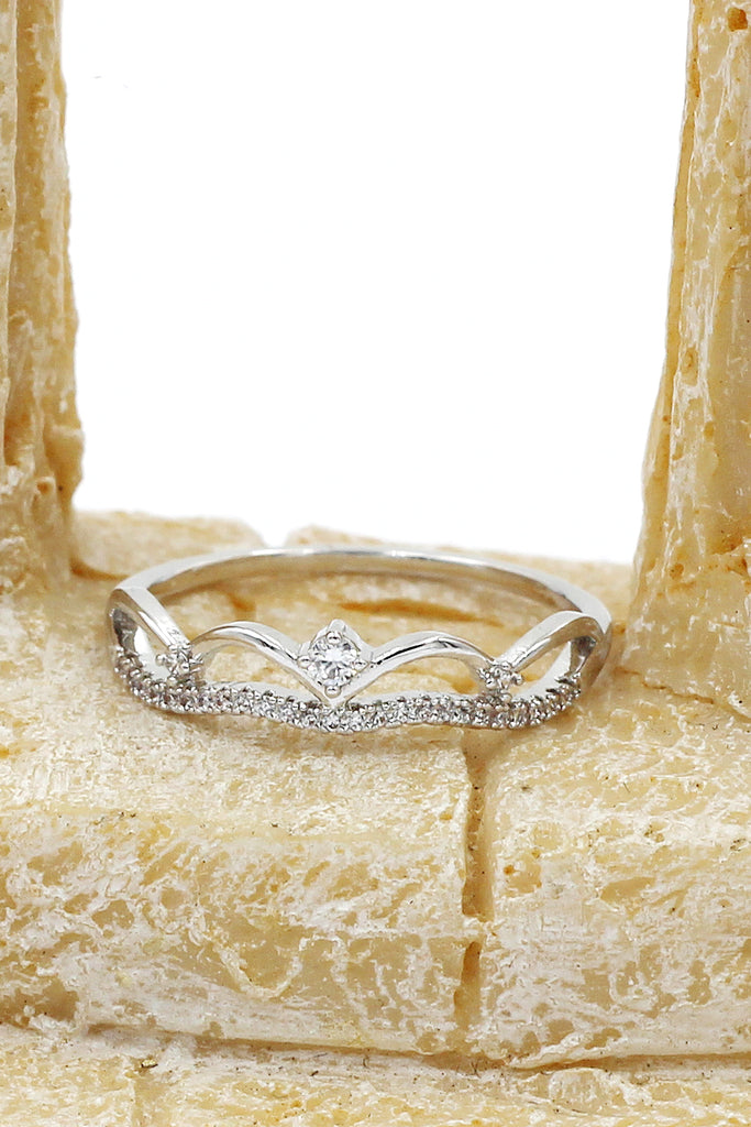fashion small wavy crystal ring