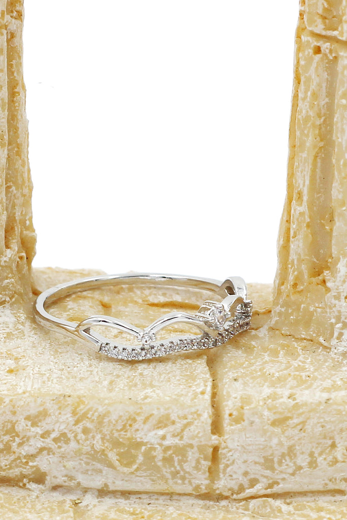 fashion small wavy crystal ring