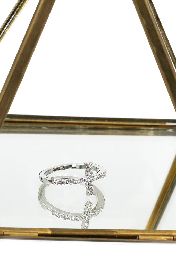 Elegant crystal cross silver ring