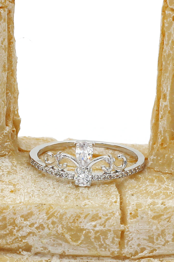 elegant silver crystal ring
