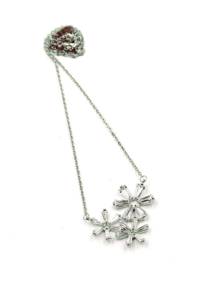simple flowers crystal necklace