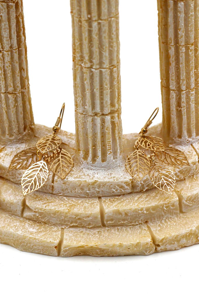 Elegant leaf button earrings