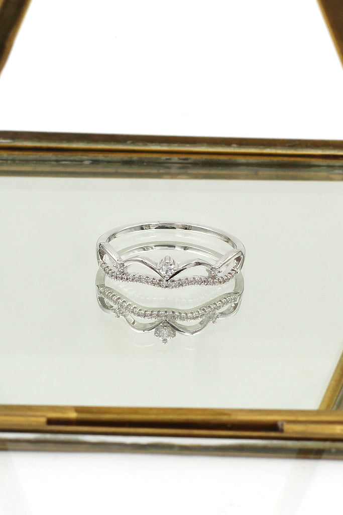 fashion small wavy crystal ring