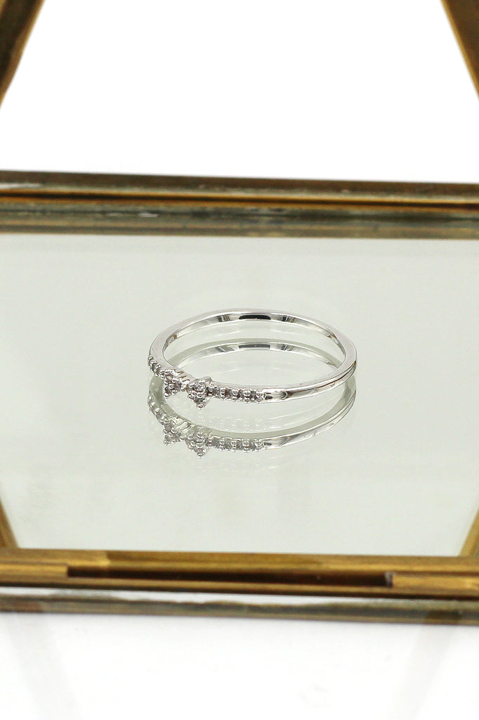 Fashion simple bow crystal ring