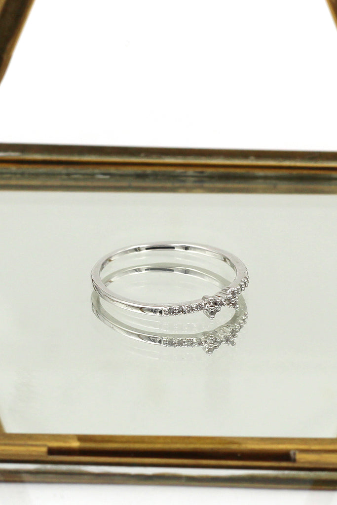 Fashion simple bow crystal ring