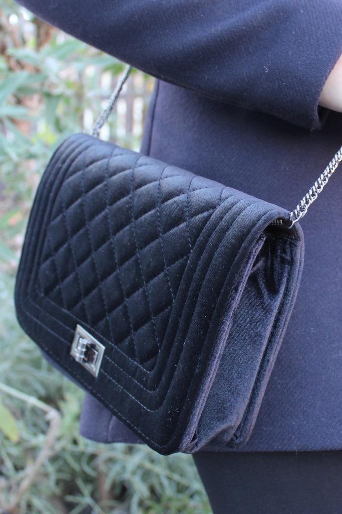 Elegant lady linters silver chain purses