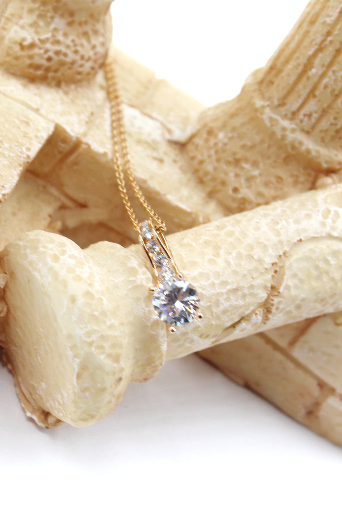 elegant rose gold crystal necklace