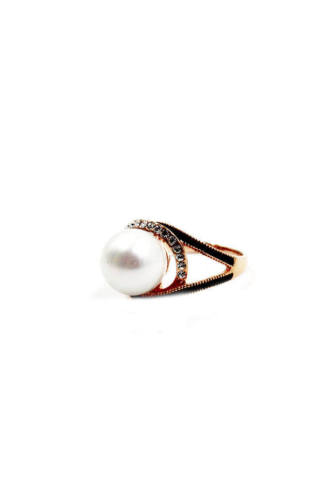 golden large pearl crystal ring