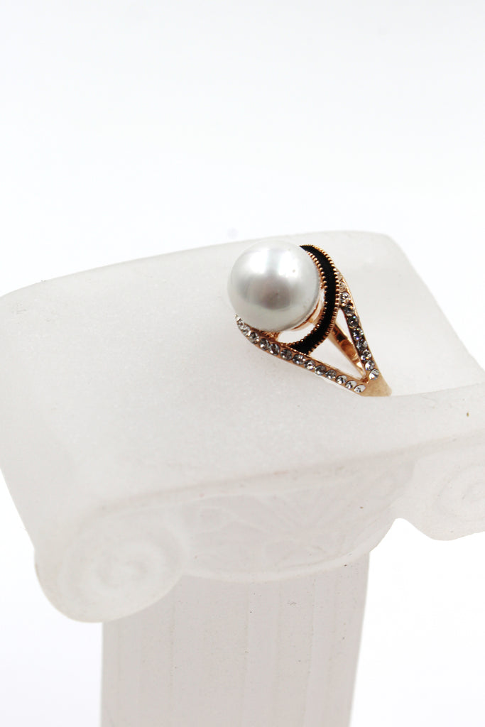 golden large pearl crystal ring