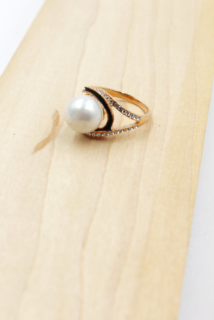 golden large pearl crystal ring