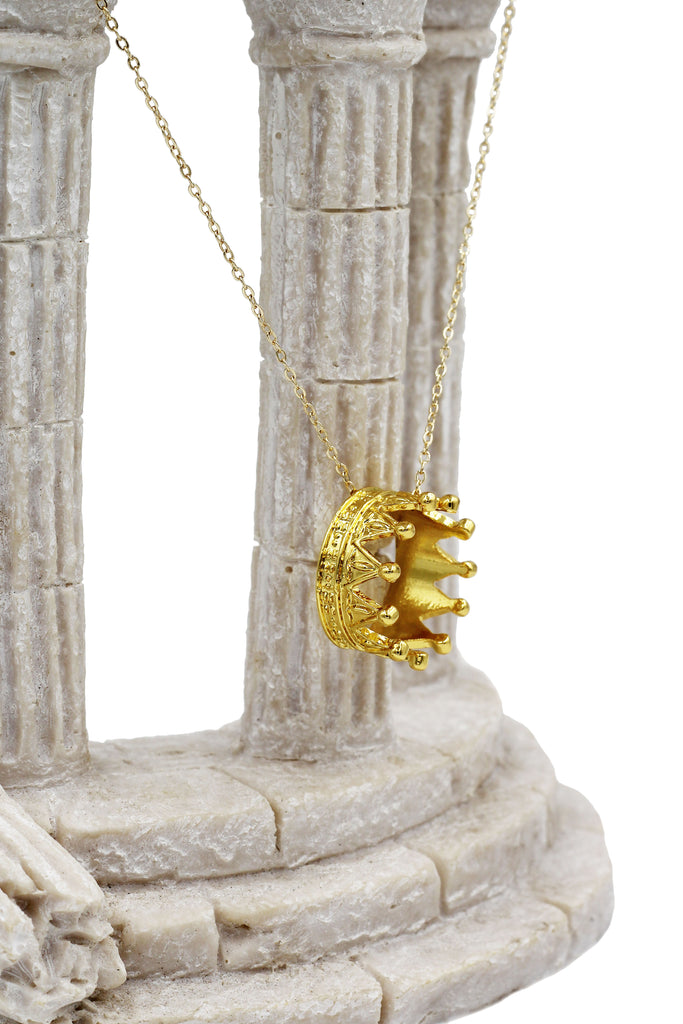 fashion big crown pendant necklace